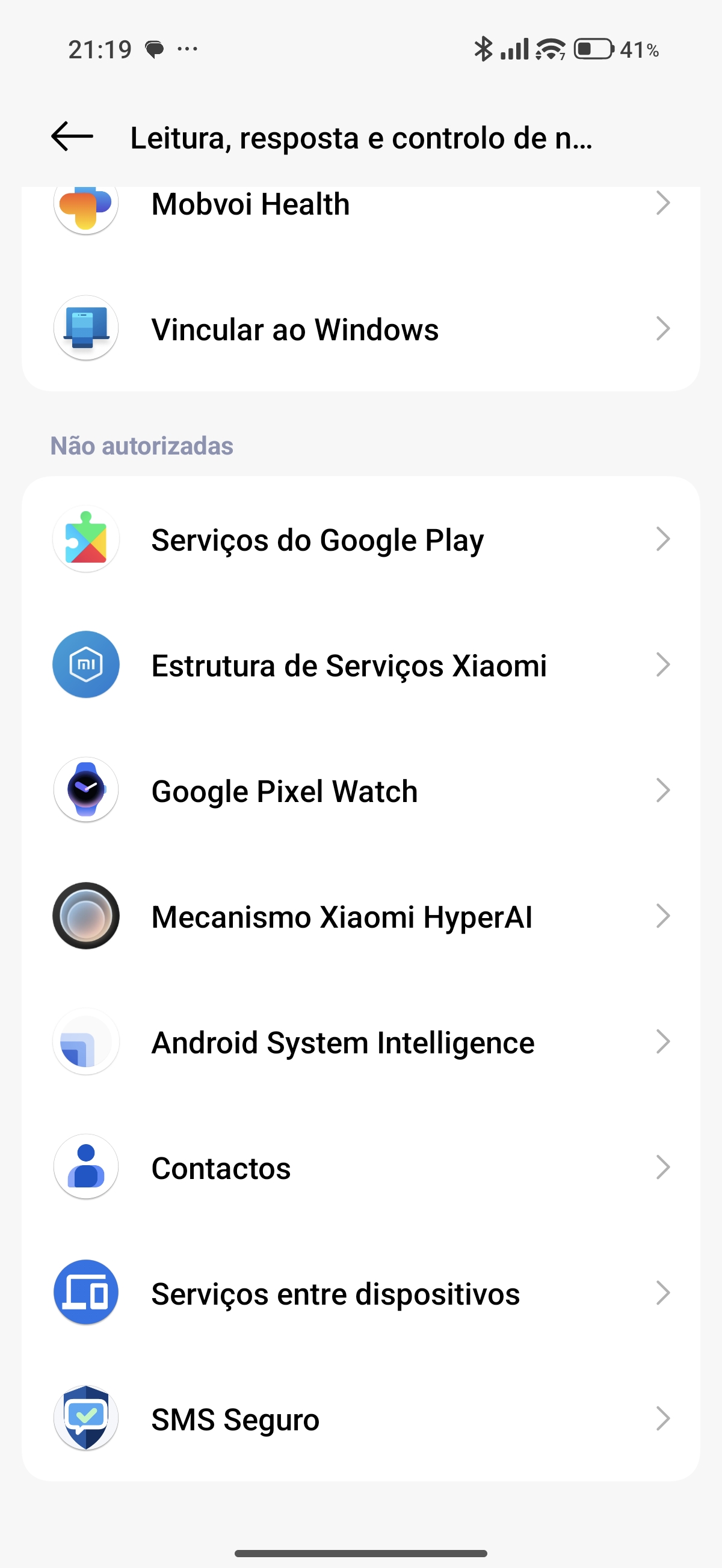 Lista de apps no ecrã de acesso às notificações com SMS Seguro visível